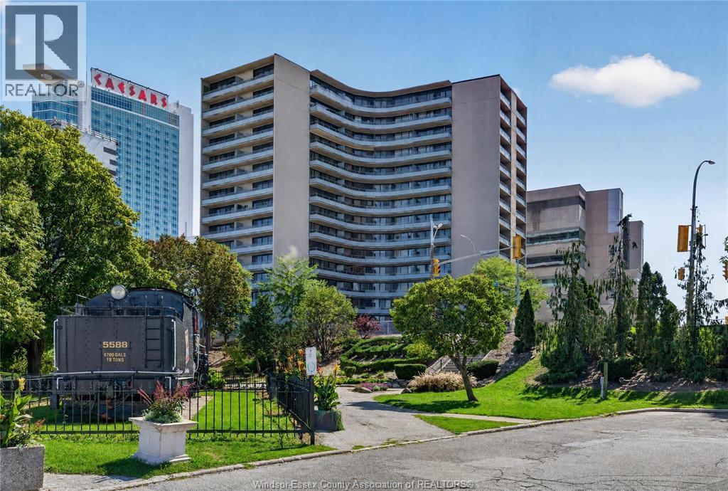 2-bedroom Single Family at 111 Riverside Drive #903, Windsor — primary photograph