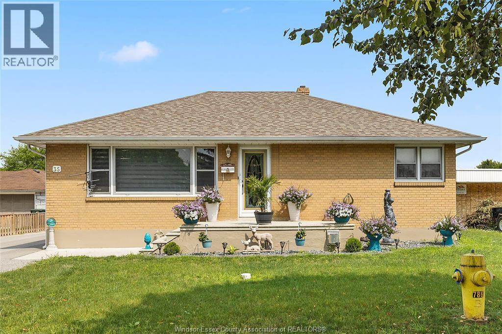 3-bedroom Single Family at 35 Victoria Street #LOWER, Amherstburg — primary photograph