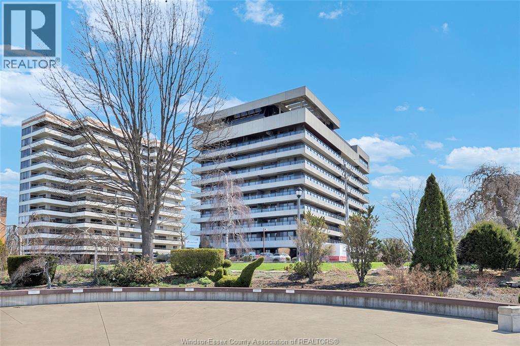 2-bedroom Single Family at 5125 Riverside Drive #604, Windsor — photograph 2