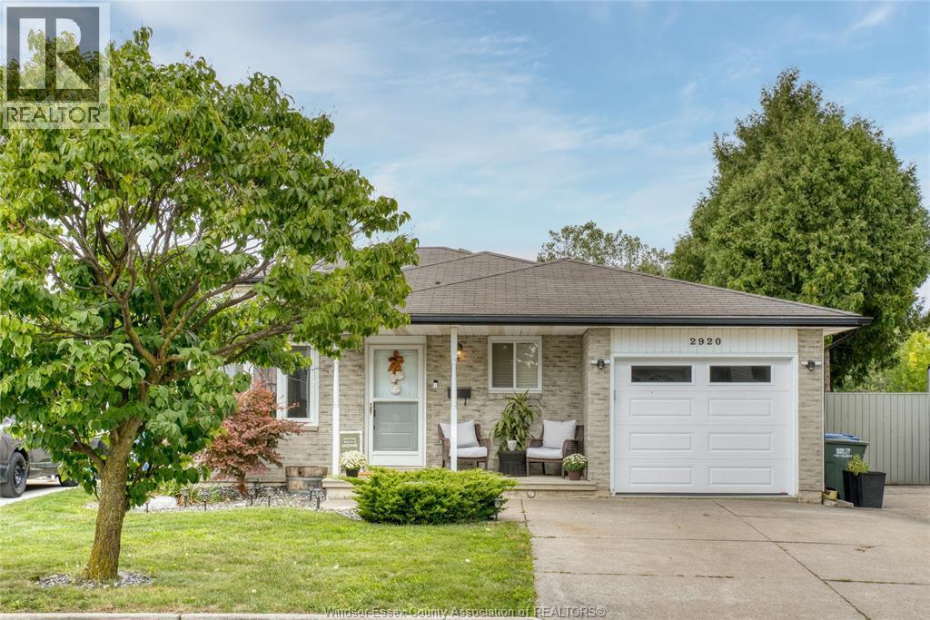 Single Family — 2920 Robillard Crescent, Windsor, Ontario