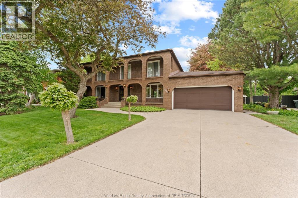 4-bedroom Single Family at 3696 Huntington Avenue, Windsor — primary photograph
