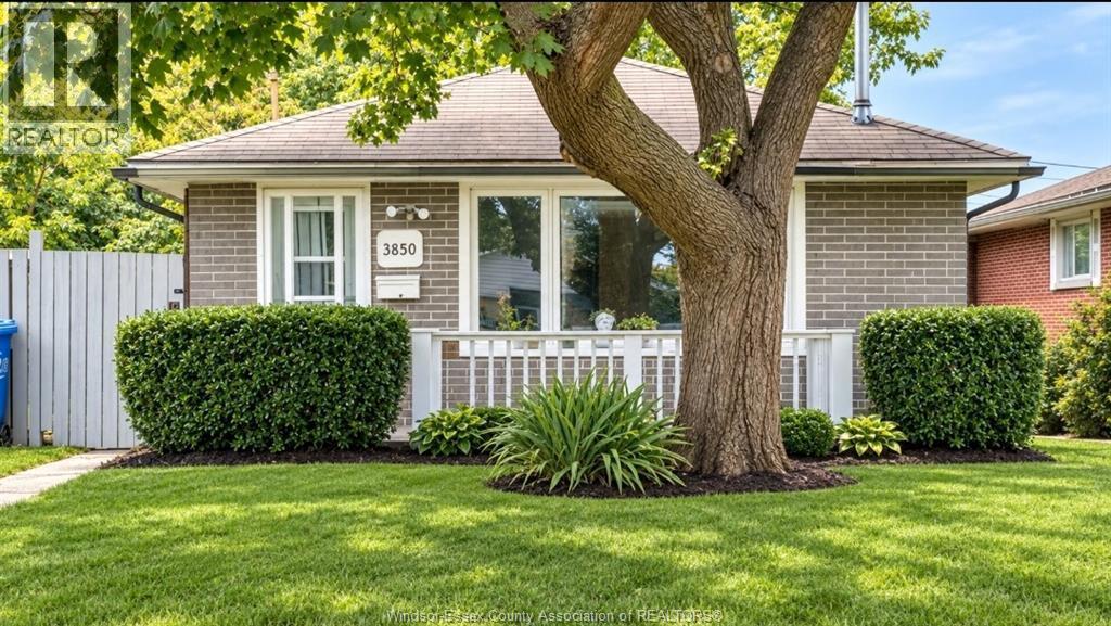 2-bedroom Single Family at 3850 Reginald, Windsor — primary photograph