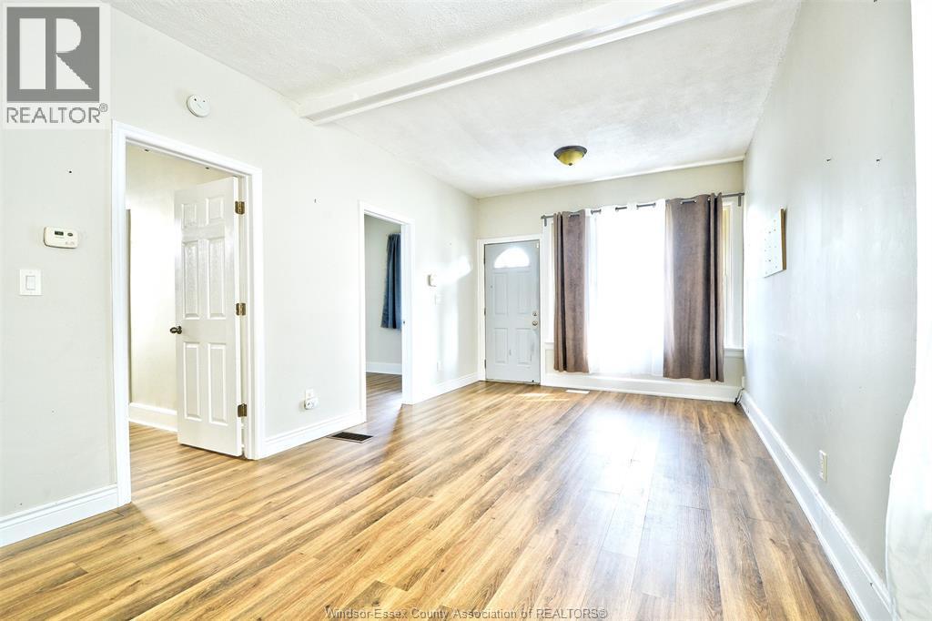 3-bedroom Single Family at 1187 Lincoln Road, Windsor — photograph 3
