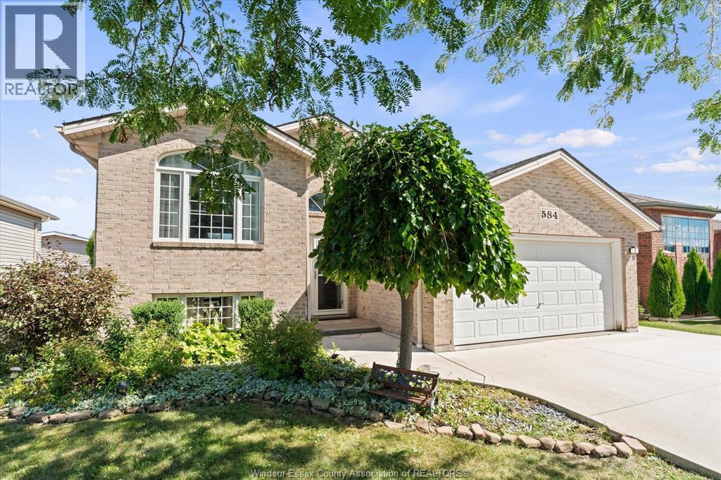 Single Family — 584 Pettypiece Drive, Amherstburg, Ontario