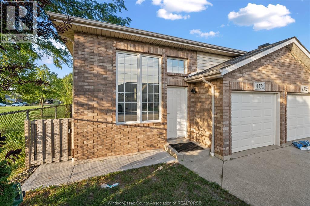 3-bedroom Single Family at 4574 Tumbleweed Crescent, Windsor — photograph 3