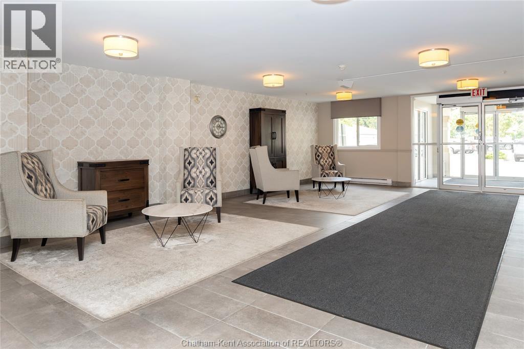 2-bedroom Single Family at 1547 Grand Marais Road #406, Windsor — photograph 3