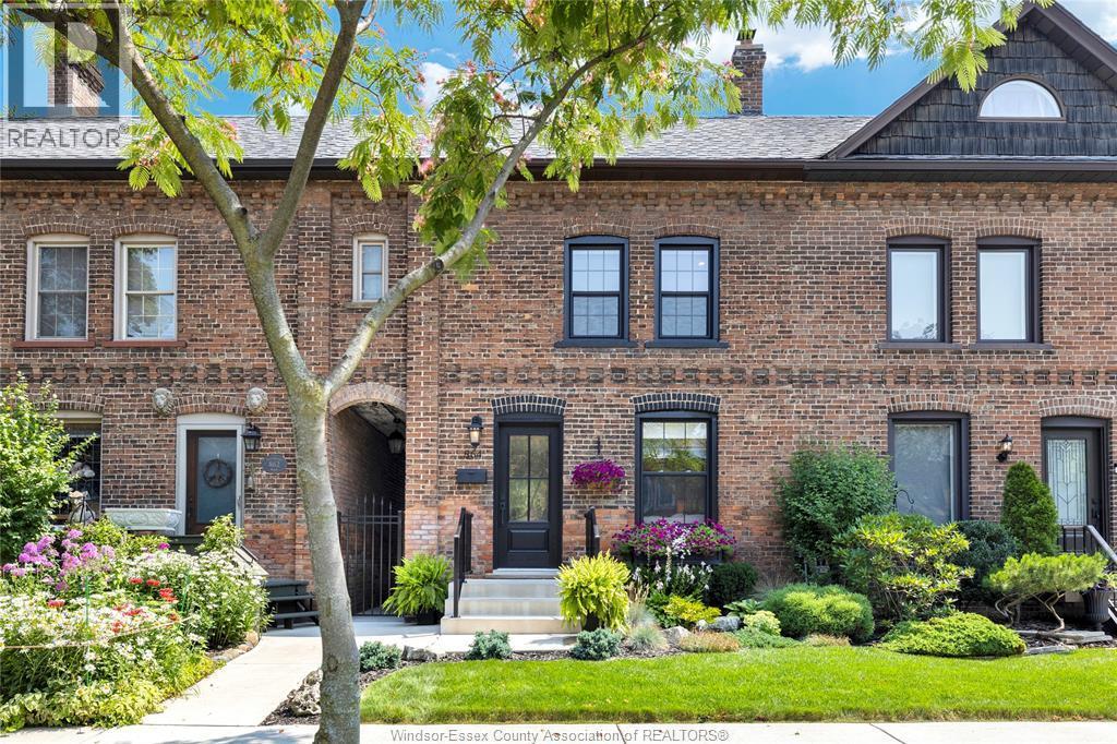 Single Family — 864 Monmouth, Windsor, Ontario