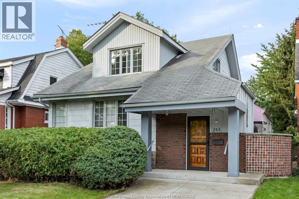 3-bedroom Single Family at 243 Esdras Place, Windsor — photograph 2