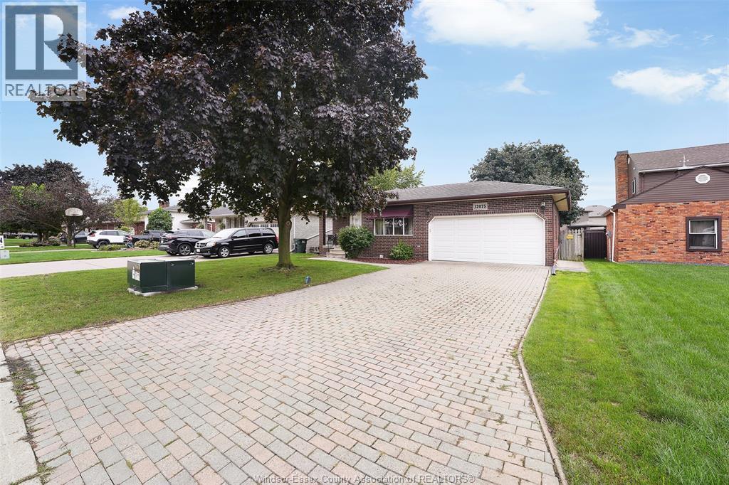 3-bedroom Single Family at 12075 St. Thomas Crescent, Tecumseh — photograph 2