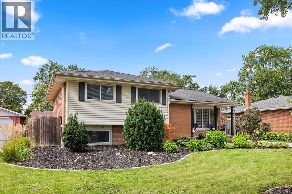 3-bedroom Single Family at 1023 Marjorie Drive, Windsor — photograph 2