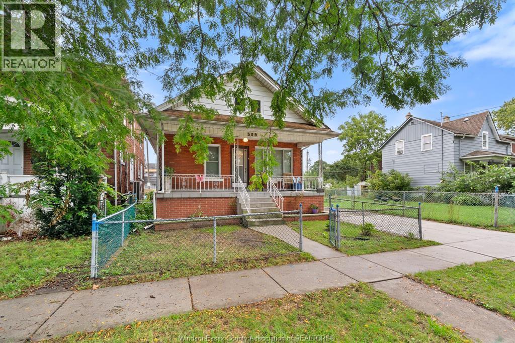2-bedroom Single Family at 539 Brock Street, Windsor — photograph 2