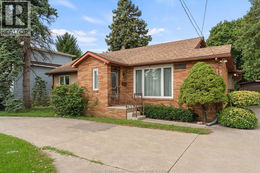 3-bedroom Single Family at 1653 Lesperance, Tecumseh — photograph 2