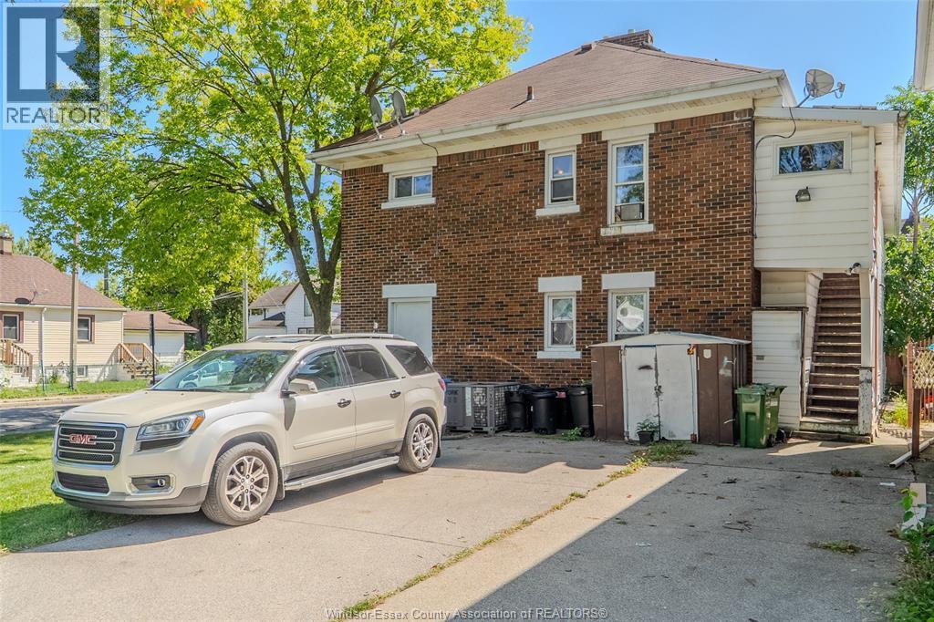 1-bedroom Single Family at 723 Parent, Windsor — photograph 3