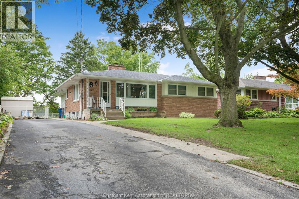 Single Family — 6 Craven Drive, Chatham, Ontario