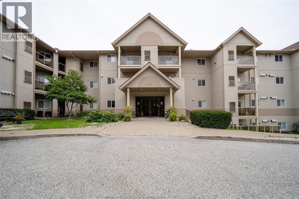 Single Family — 3000 Sandwich, Windsor, Ontario