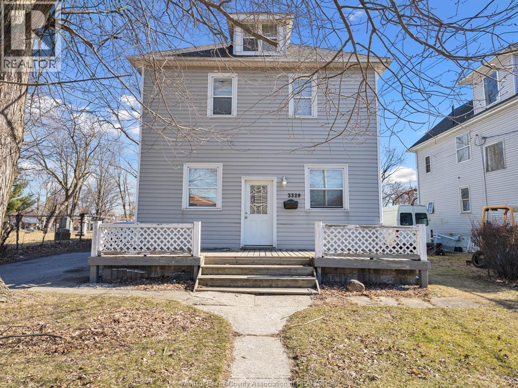 9-bedroom Single Family at 3329 Sandwich Street, Windsor — photograph 2