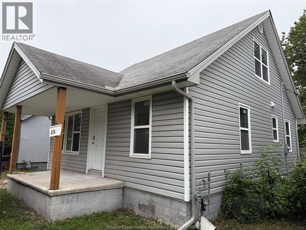 Single Family — 692 Capitol, Windsor, Ontario
