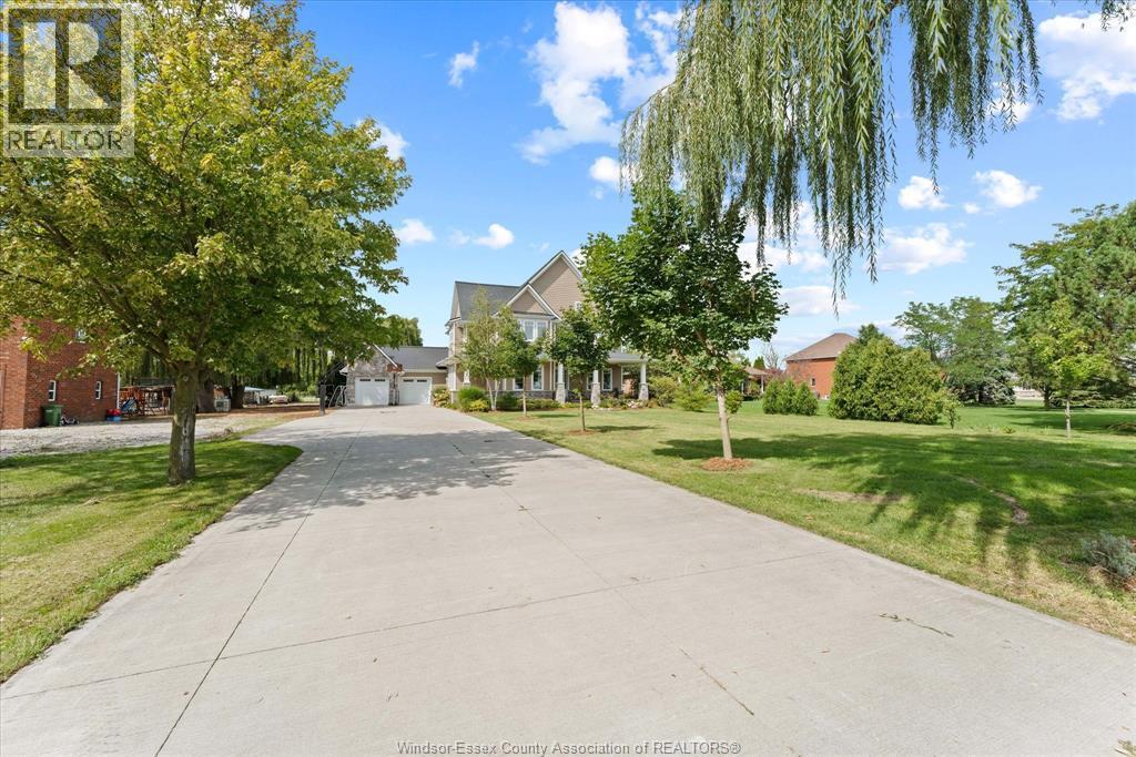 4-bedroom Single Family at 1553 County Rd 27, Lakeshore — photograph 3