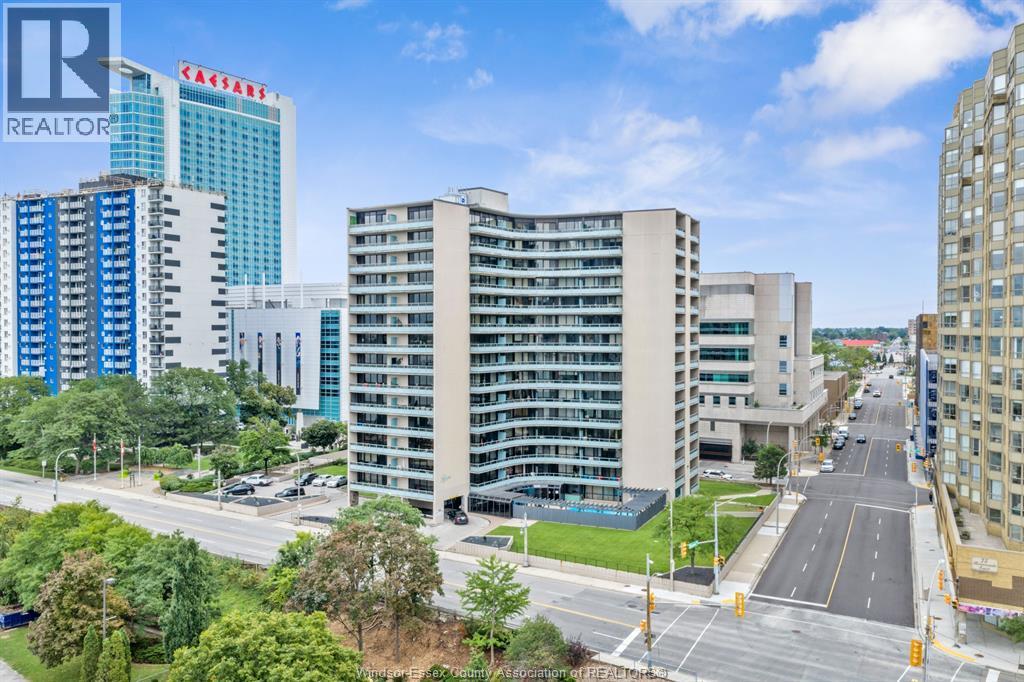 1-bedroom Single Family at 111 Riverside Drive #1104, Windsor — primary photograph