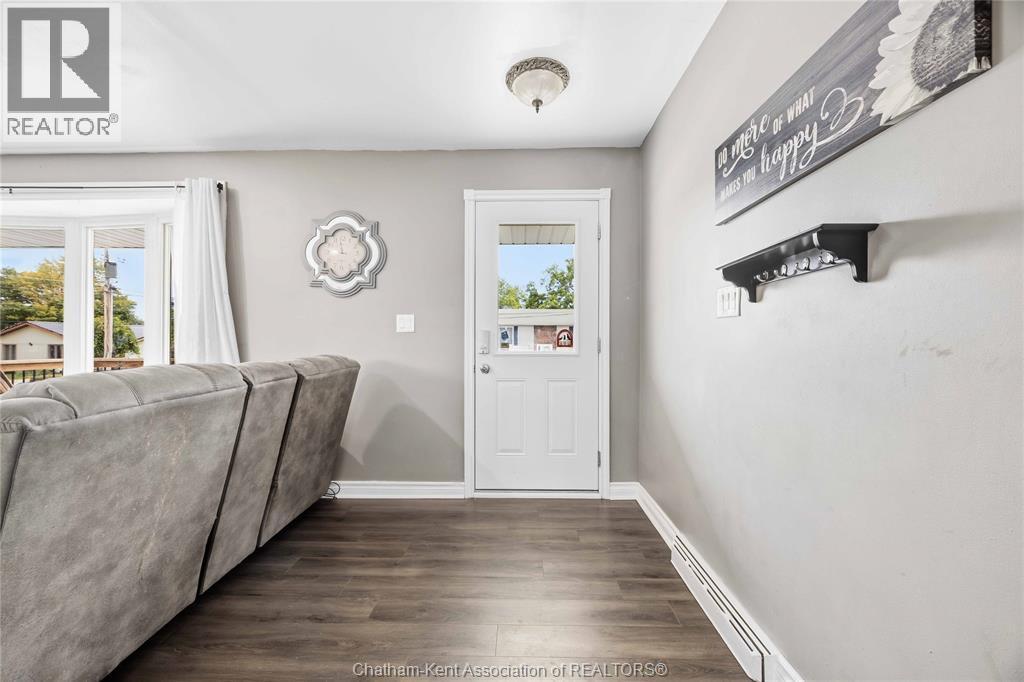 4-bedroom Single Family at 6 York Street, Lambton Shores — photograph 2