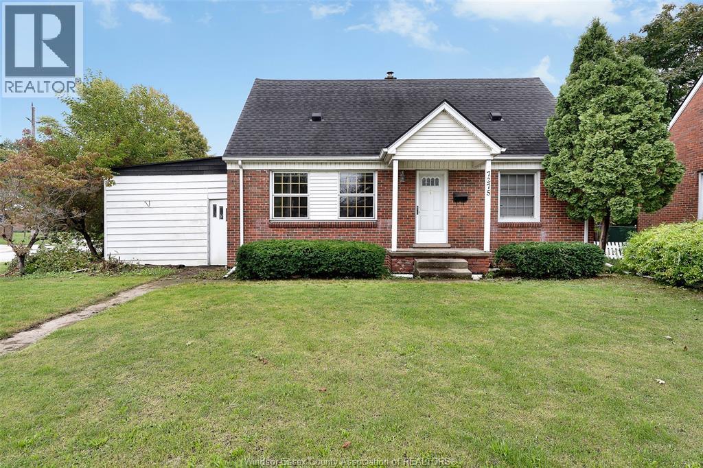 4-bedroom Single Family at 7275 Wyandotte, Windsor — photograph 2