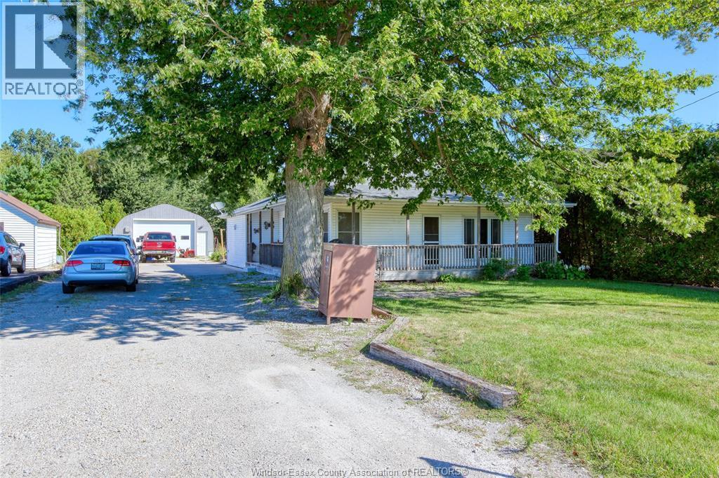 3-bedroom Single Family at 1323 Mersea Rd 2, Leamington — photograph 2