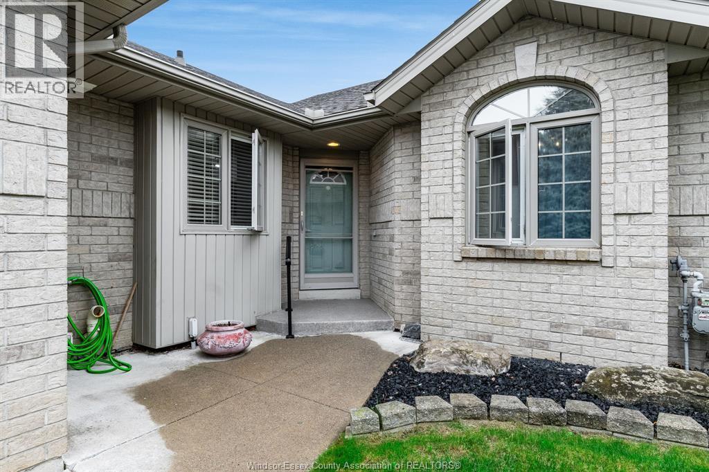 3-bedroom Single Family at 13 Leonard Dr, Kingsville — photograph 2