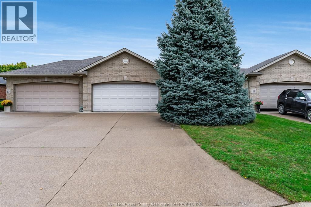 3-bedroom Single Family at 13 Leonard Dr, Kingsville — photograph 3
