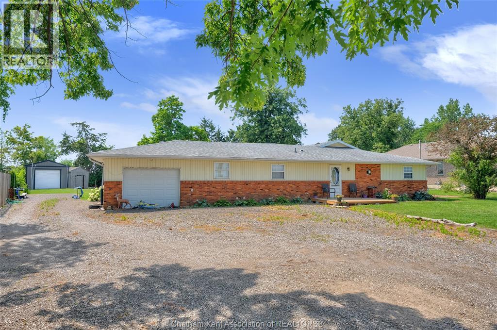 4-bedroom Single Family at 5468 Queens Line, Tilbury — primary photograph