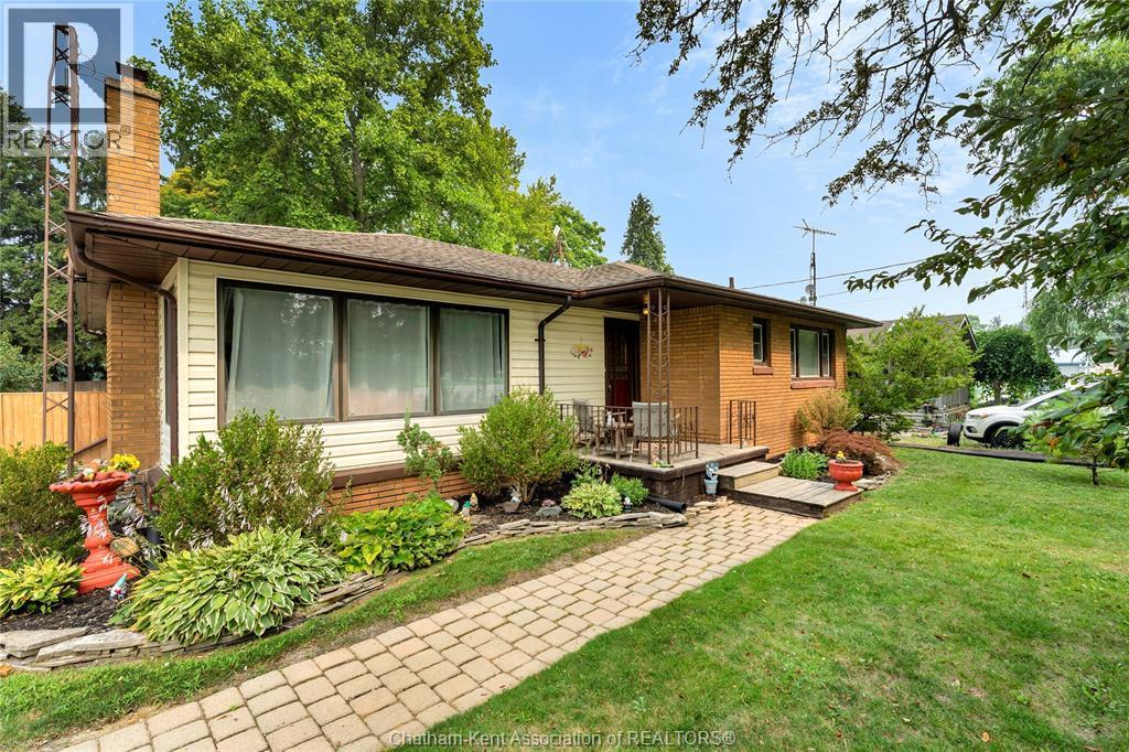 Single Family — 9467 Longwoods Road, Chatham Township, Ontario