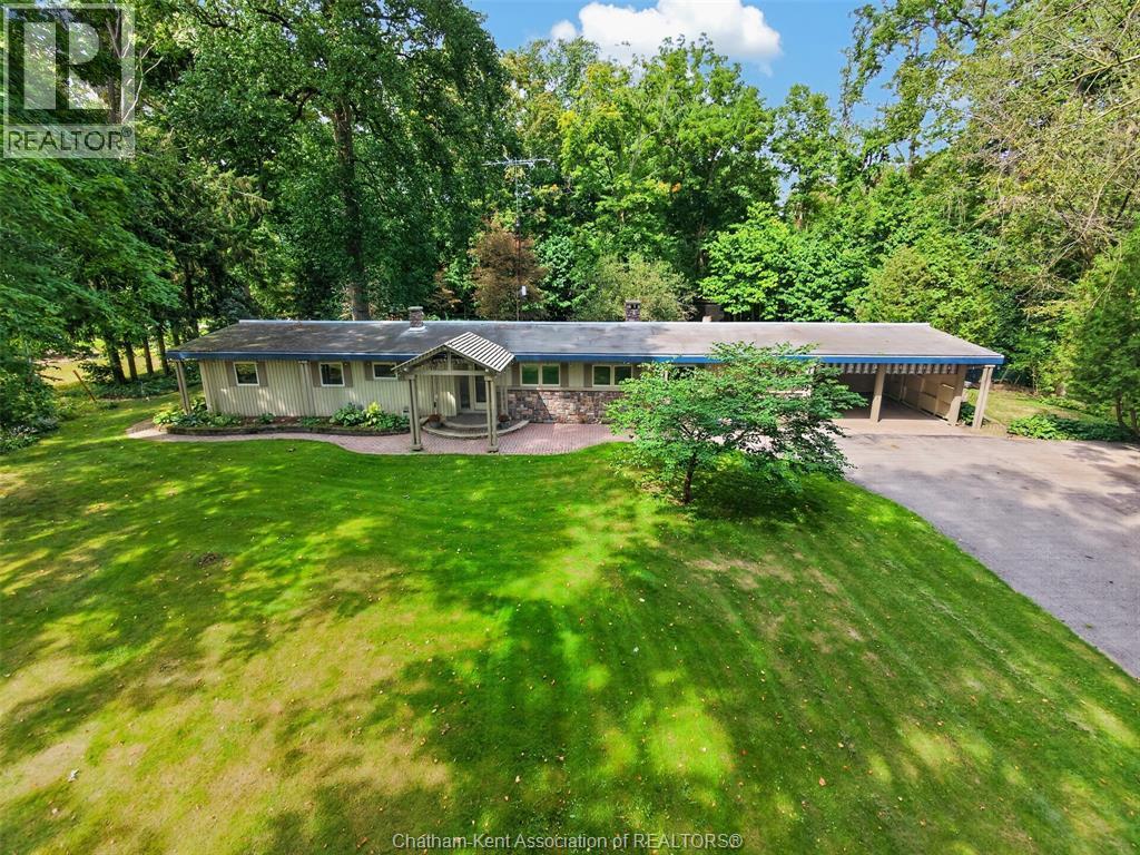 3-bedroom Single Family at 9187 Doyle Line, Chatham — photograph 3