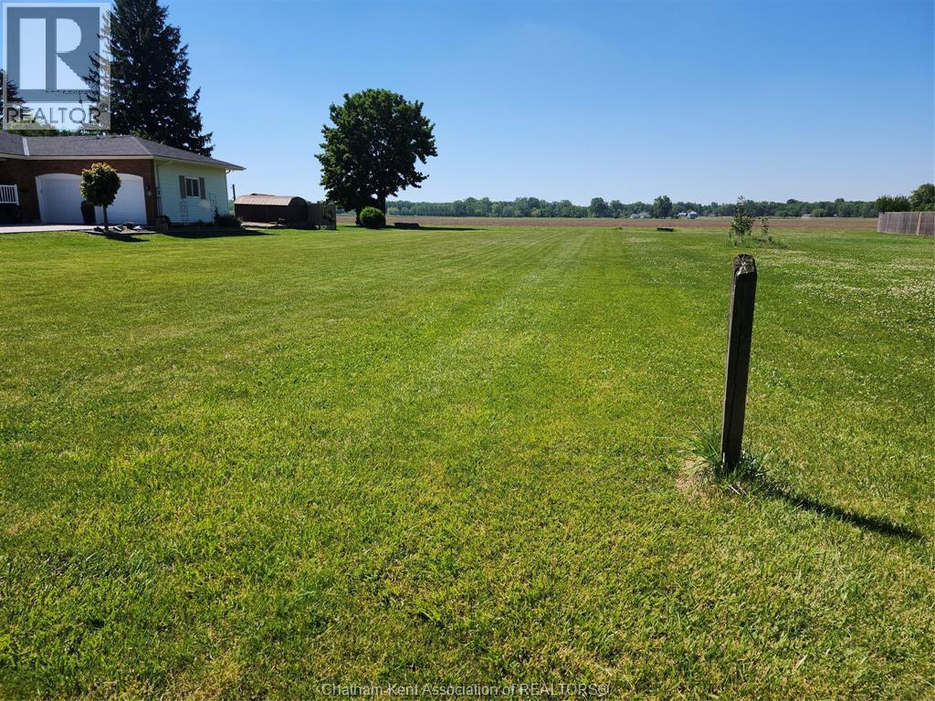 Vacant Land at 7005 Dufferin Avenue, Wallaceburg — photograph 2
