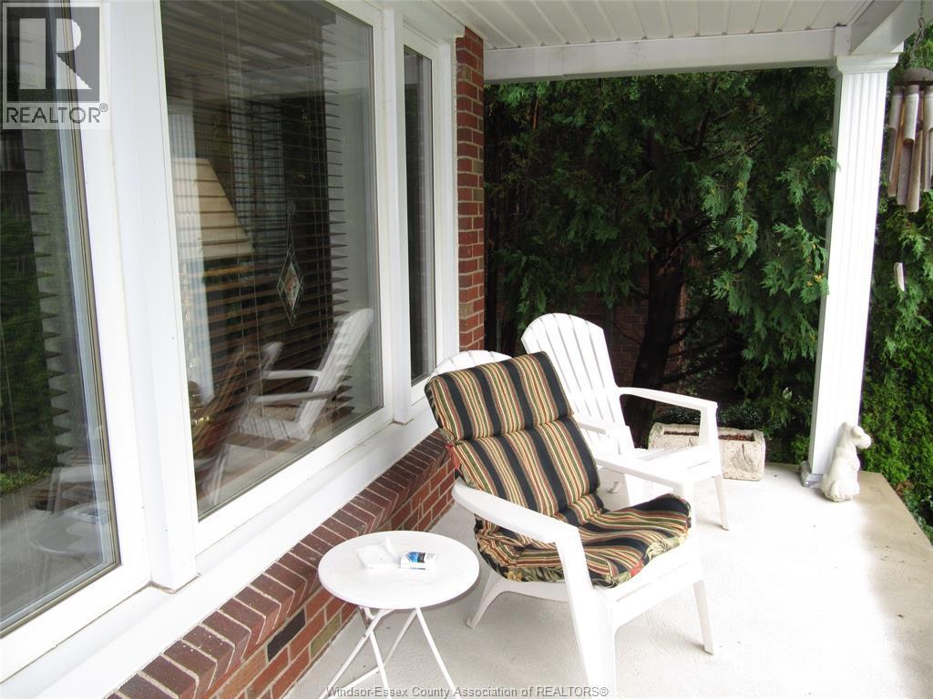 3-bedroom Single Family at 4057 Casgrain, Windsor — photograph 3