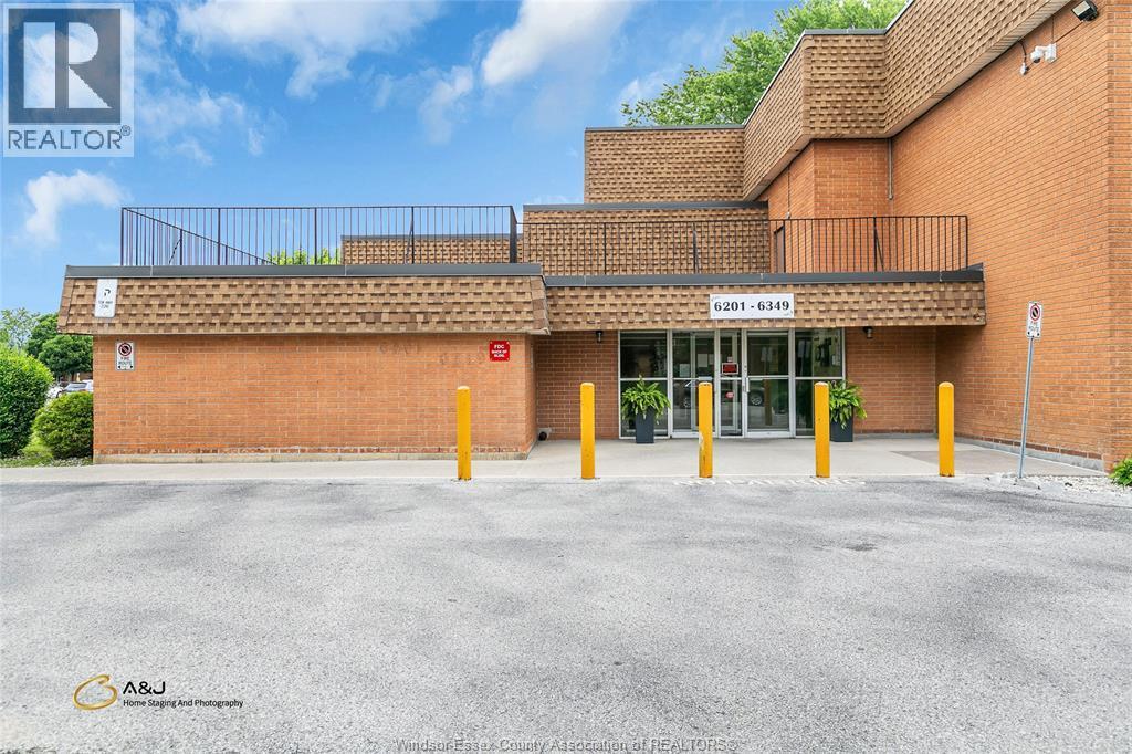 Single Family — 6311 Thornberry Crescent, Windsor, Ontario