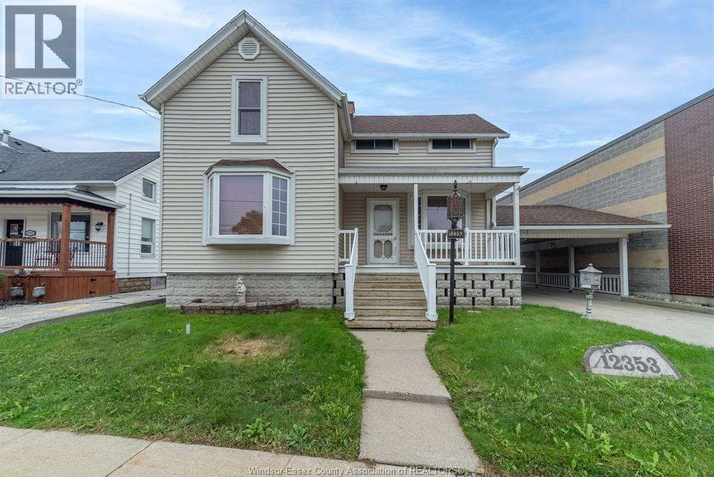 Single Family — 12353 Tecumseh Road, Tecumseh, Ontario