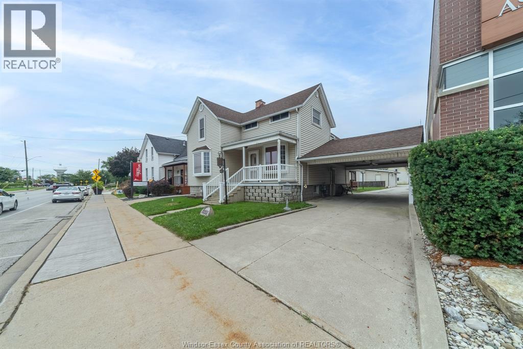 3-bedroom Single Family at 12353 Tecumseh Road, Tecumseh — photograph 2