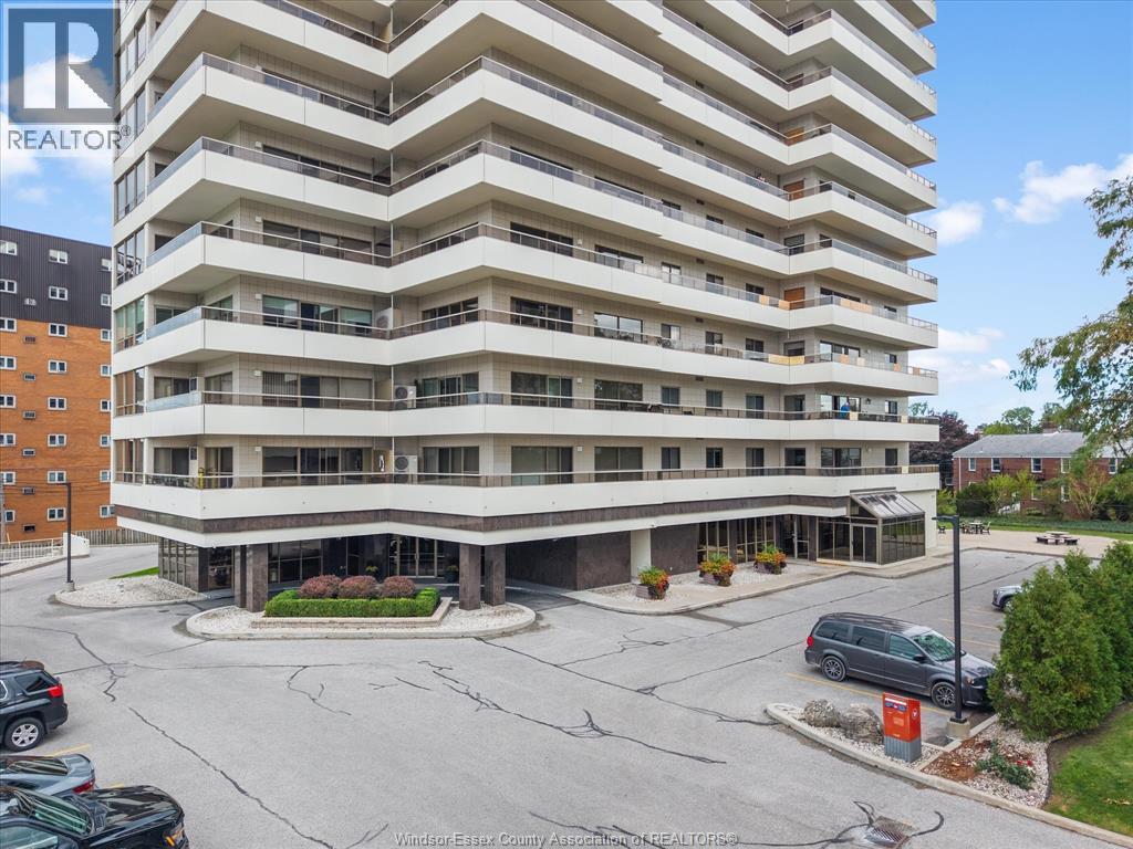 2-bedroom Single Family at 5151 Riverside Drive #905, Windsor — photograph 3