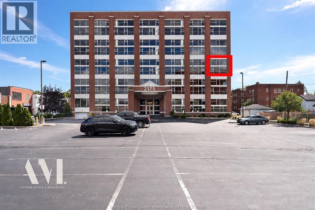 2-bedroom Single Family at 2175 Wyandotte Street #312, Windsor — primary photograph