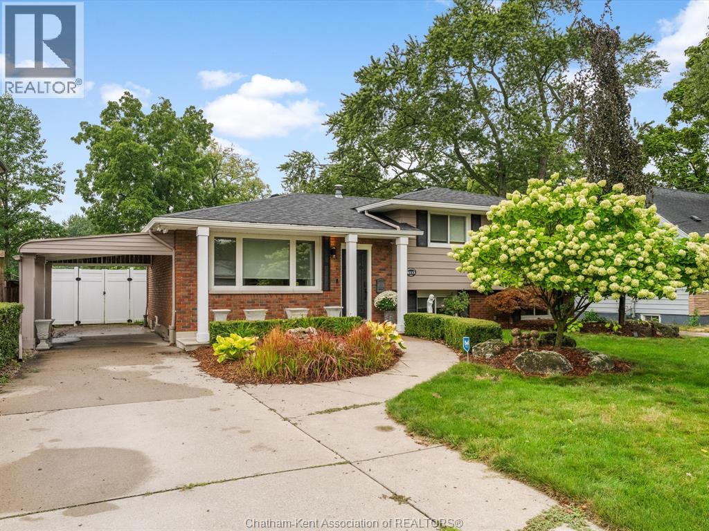 Single Family — 4113 Roseland Drive, Windsor, Ontario