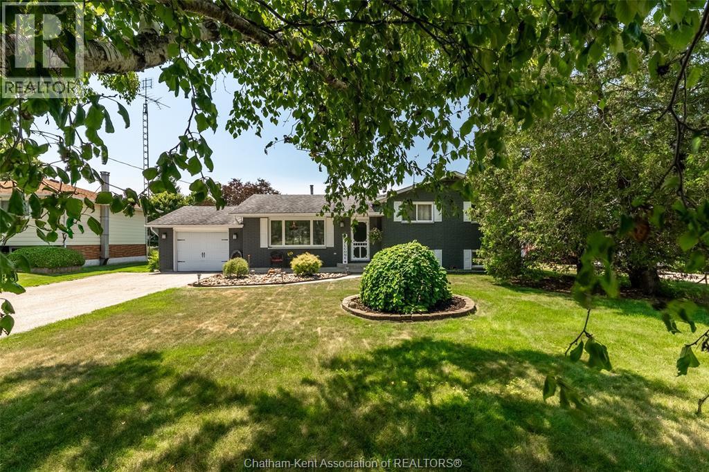 4-bedroom Single Family at 3501 Egremont Road, Plympton-Wyoming — primary photograph