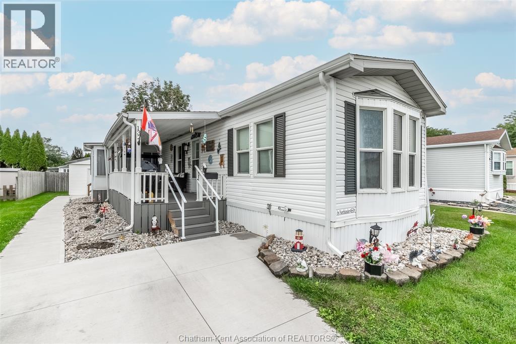 2-bedroom Single Family at 132 Dunkirk Drive, Chatham — photograph 3