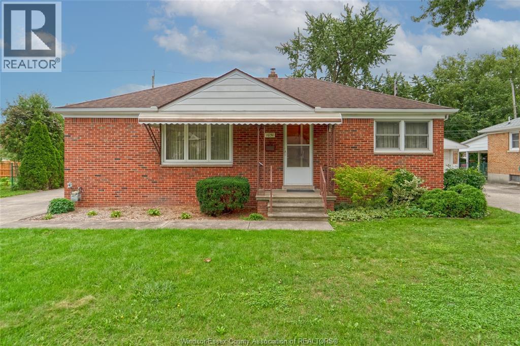 3-bedroom Single Family at 1051 Grand Marais Road, Windsor — photograph 2