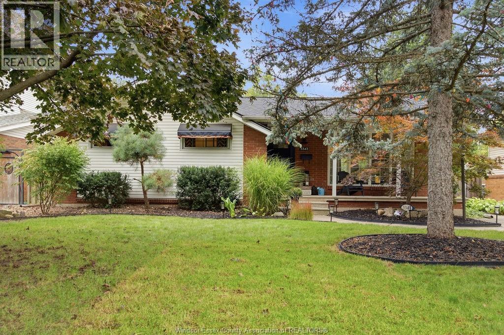 Single Family — 3343 St Patrick's Avenue, Windsor, Ontario