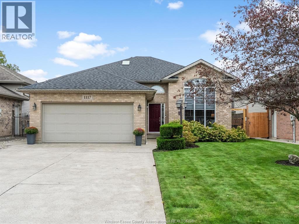 Single Family — 1117 Monarch Meadows Drive, Lakeshore, Ontario