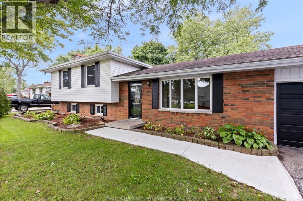 3-bedroom Single Family at 851 County Rd 31, St. Joachim — photograph 2