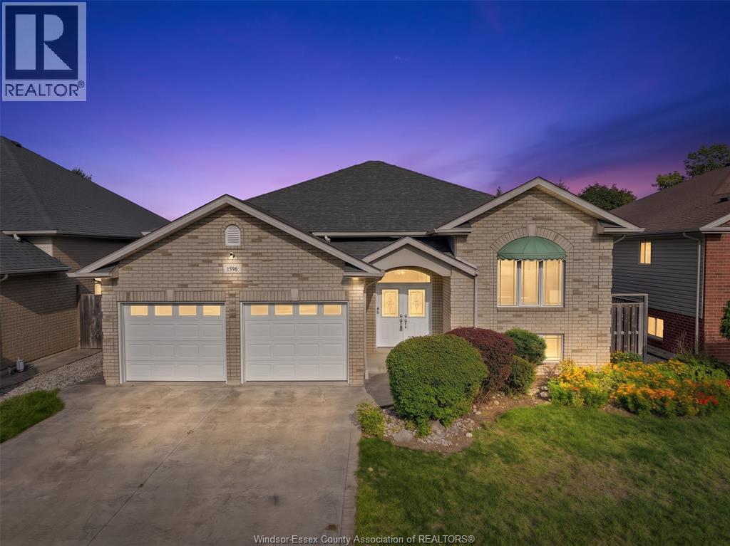 5-bedroom Single Family at 1596 Morningstar Avenue, Windsor — primary photograph