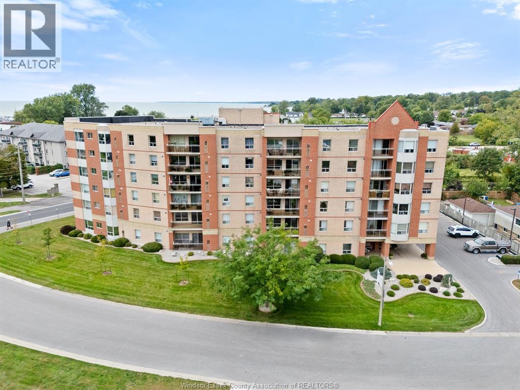 2-bedroom Single Family at 99 Robson Road #601, Leamington — primary photograph
