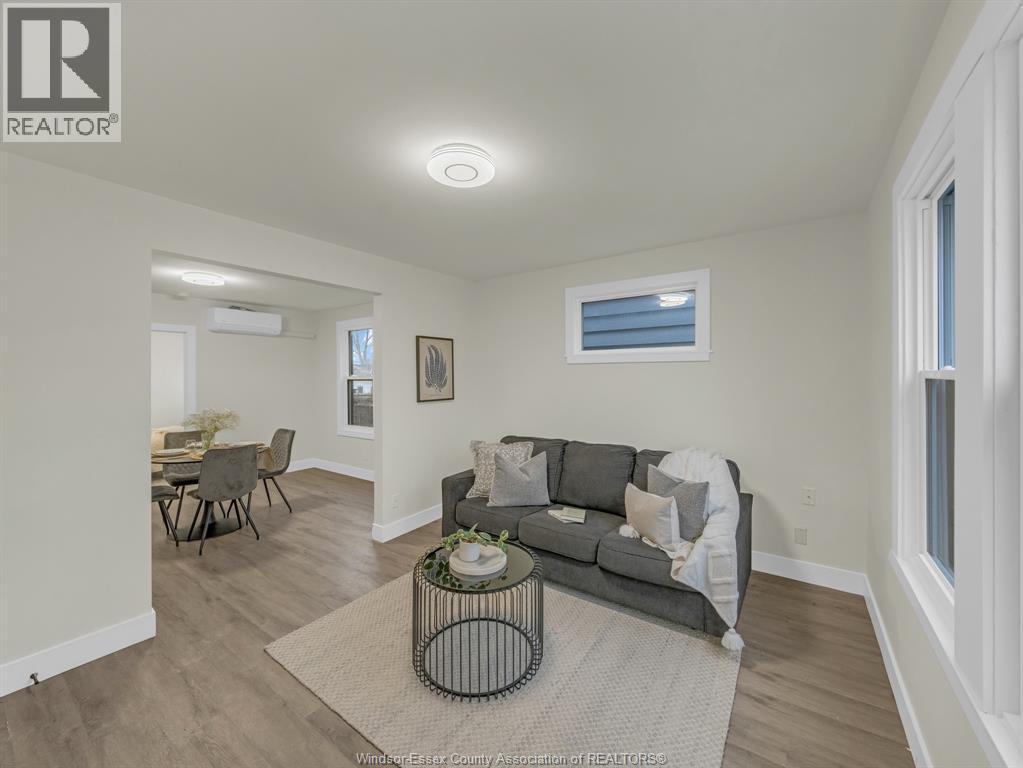 2-bedroom Single Family at 545 Cameron #6, Windsor — primary photograph