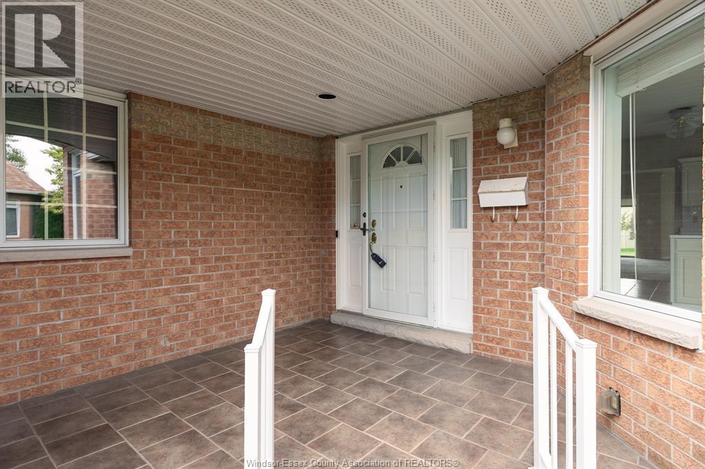3-bedroom Single Family at 4653 Dali Court, Windsor — photograph 2
