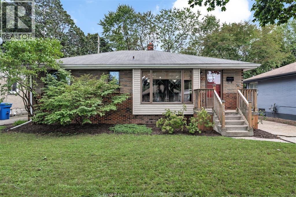 3-bedroom Single Family at 531 Isack Drive, Windsor — photograph 2